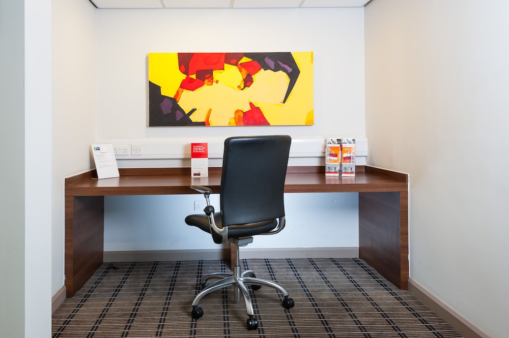 holiday inn express swindon west by ihg