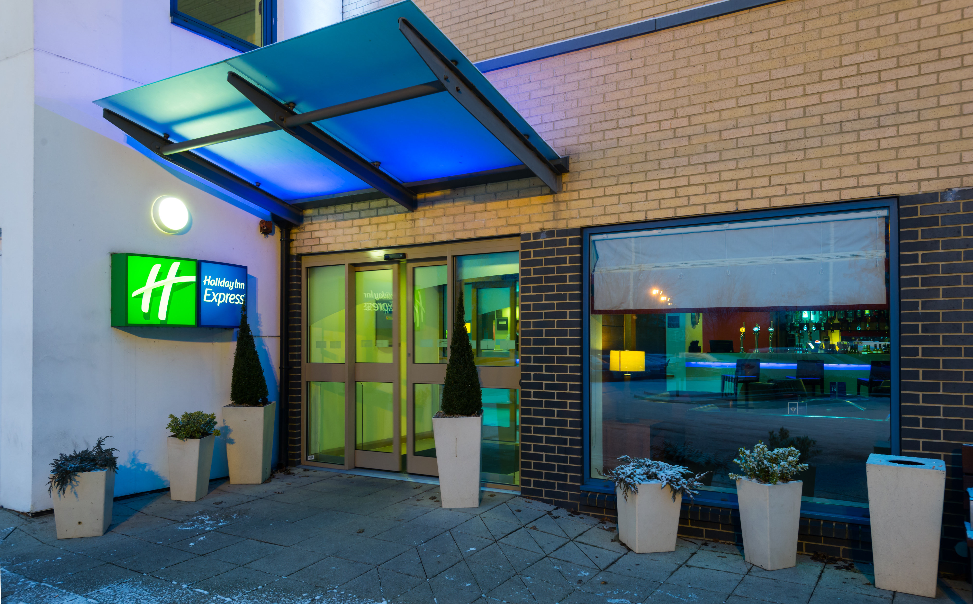 holiday inn express swindon west by ihg
