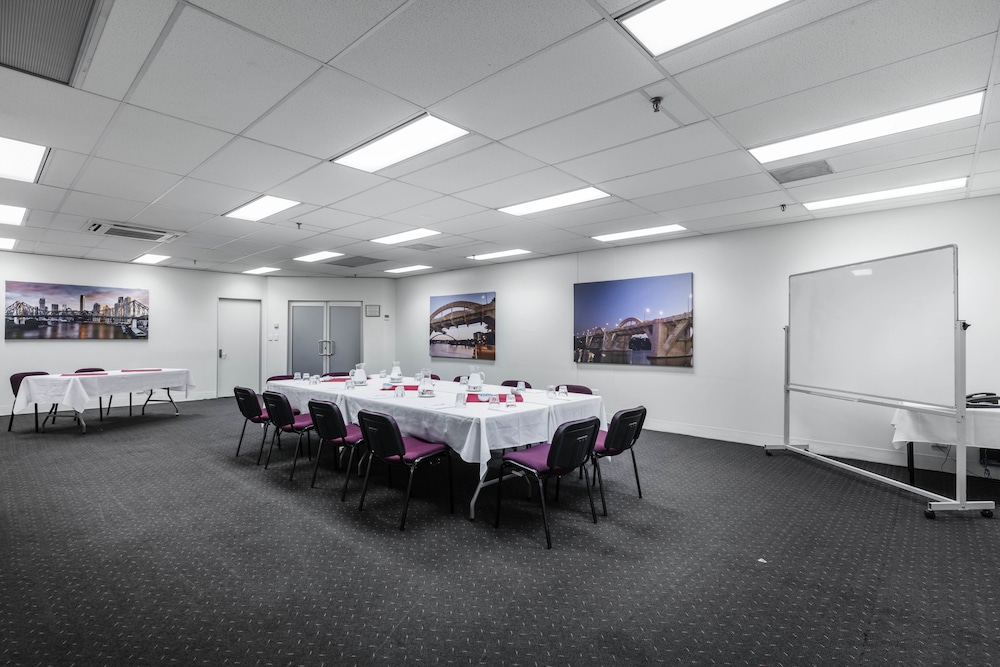 george williams hotel brisbane