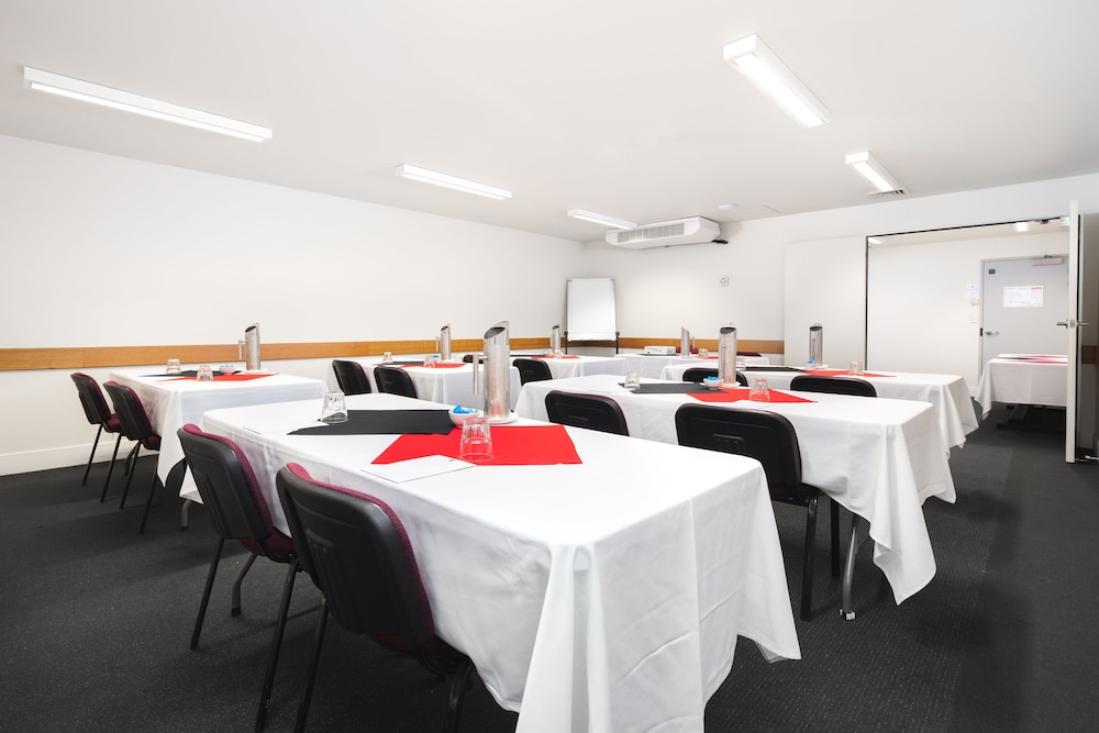 george williams hotel brisbane