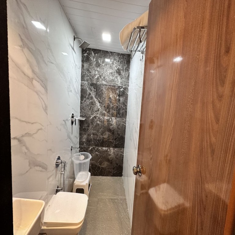 Hotel Orchid Inn,Shop No 1, Mustafa Market, Near Hotel Peninsula, Lokmanya Tilak Nagar, Saki Naka, Mumbai, Maharashtra 400072,3 star