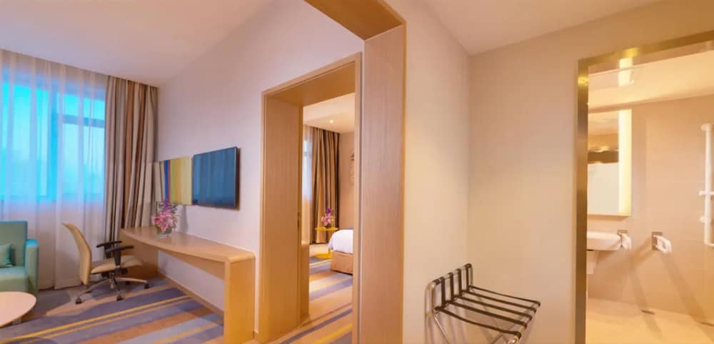 holiday inn express shanghai zhenping by ihg