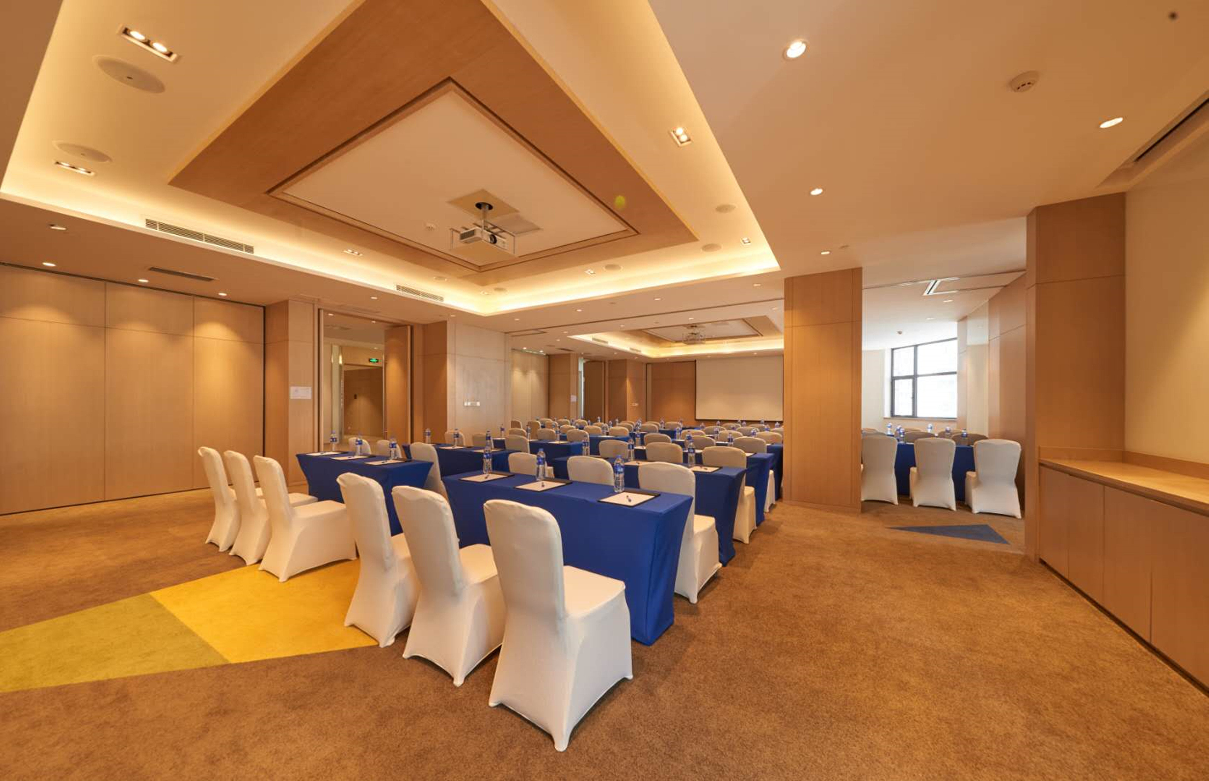 holiday inn express shanghai zhenping by ihg