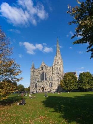 The Riverside,Bournemouth>>Amesbury,4 star