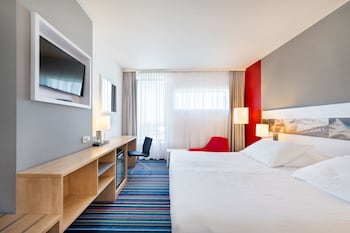 holiday inn prague airport by ihg
