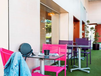 ibis styles annecy gare centre