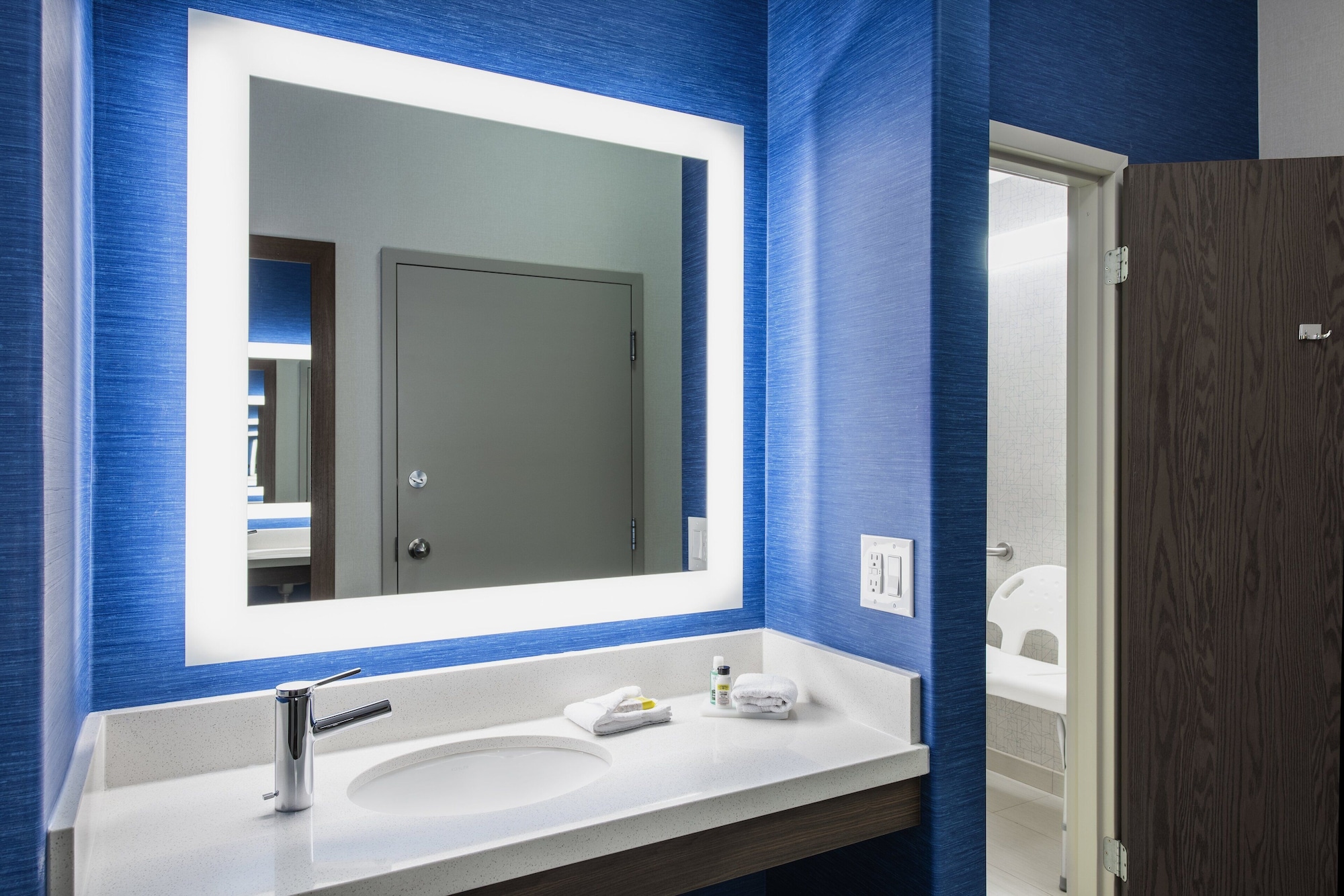 holiday inn express and suites saskatoon by ihg
