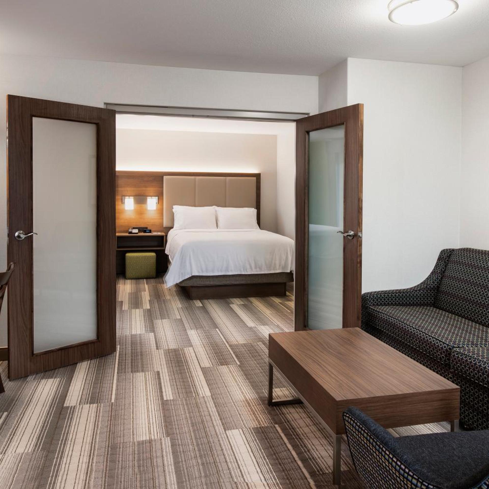 holiday inn express and suites saskatoon by ihg