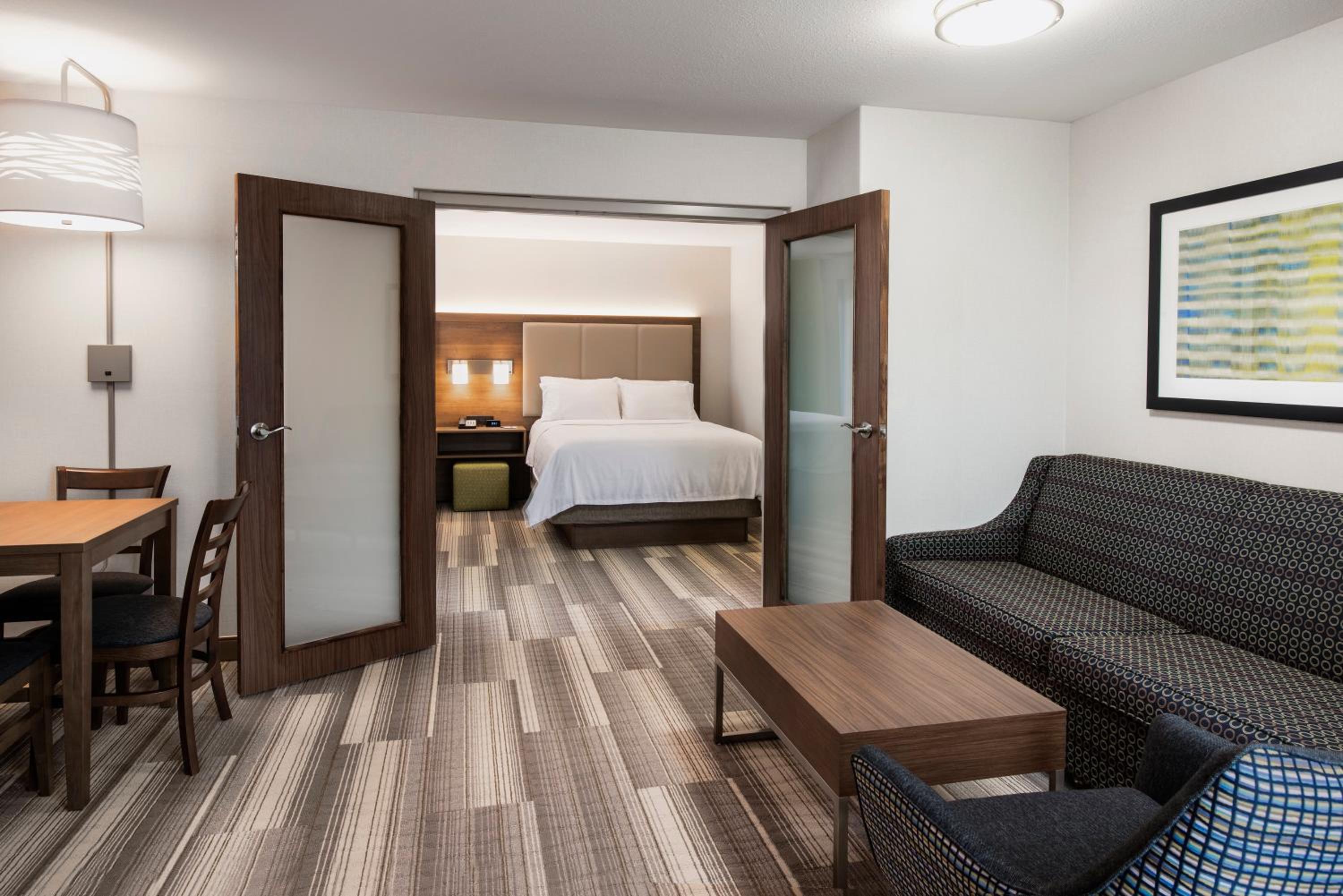 holiday inn express and suites saskatoon by ihg