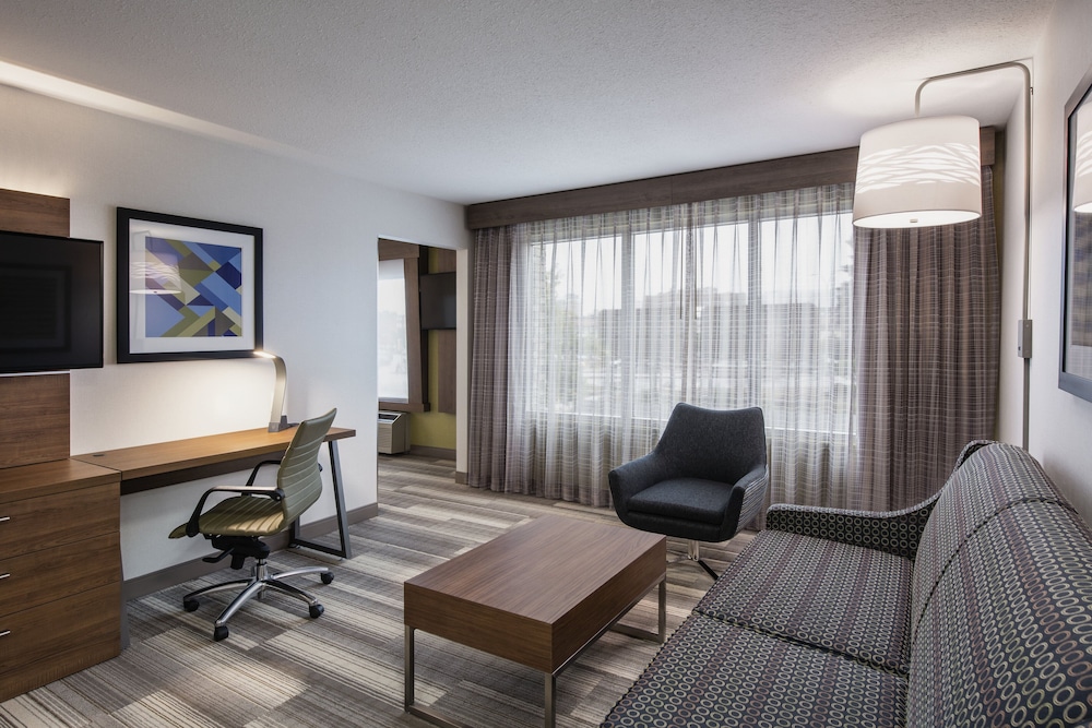 holiday inn express and suites saskatoon by ihg