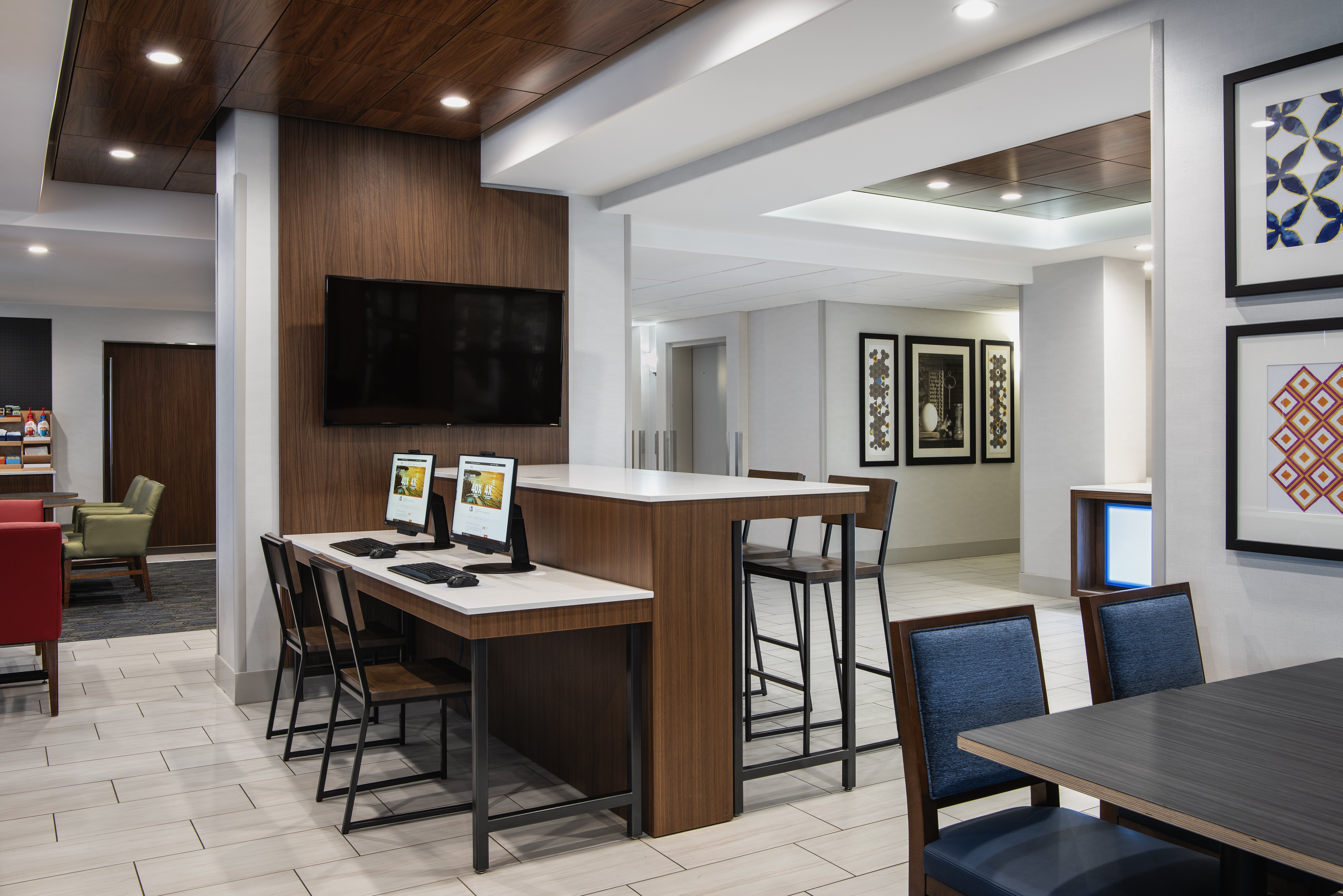 holiday inn express and suites saskatoon by ihg
