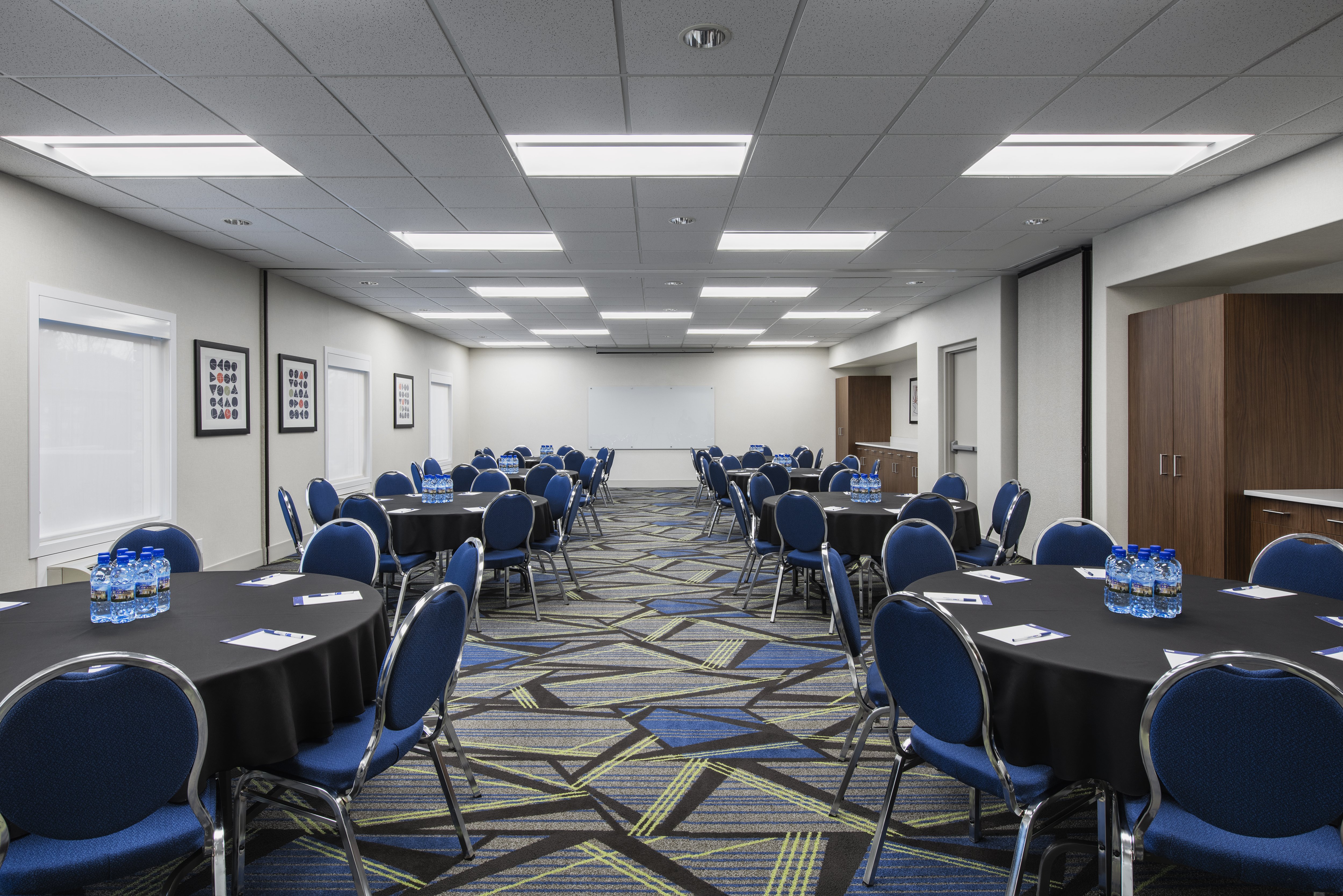 holiday inn express and suites saskatoon by ihg