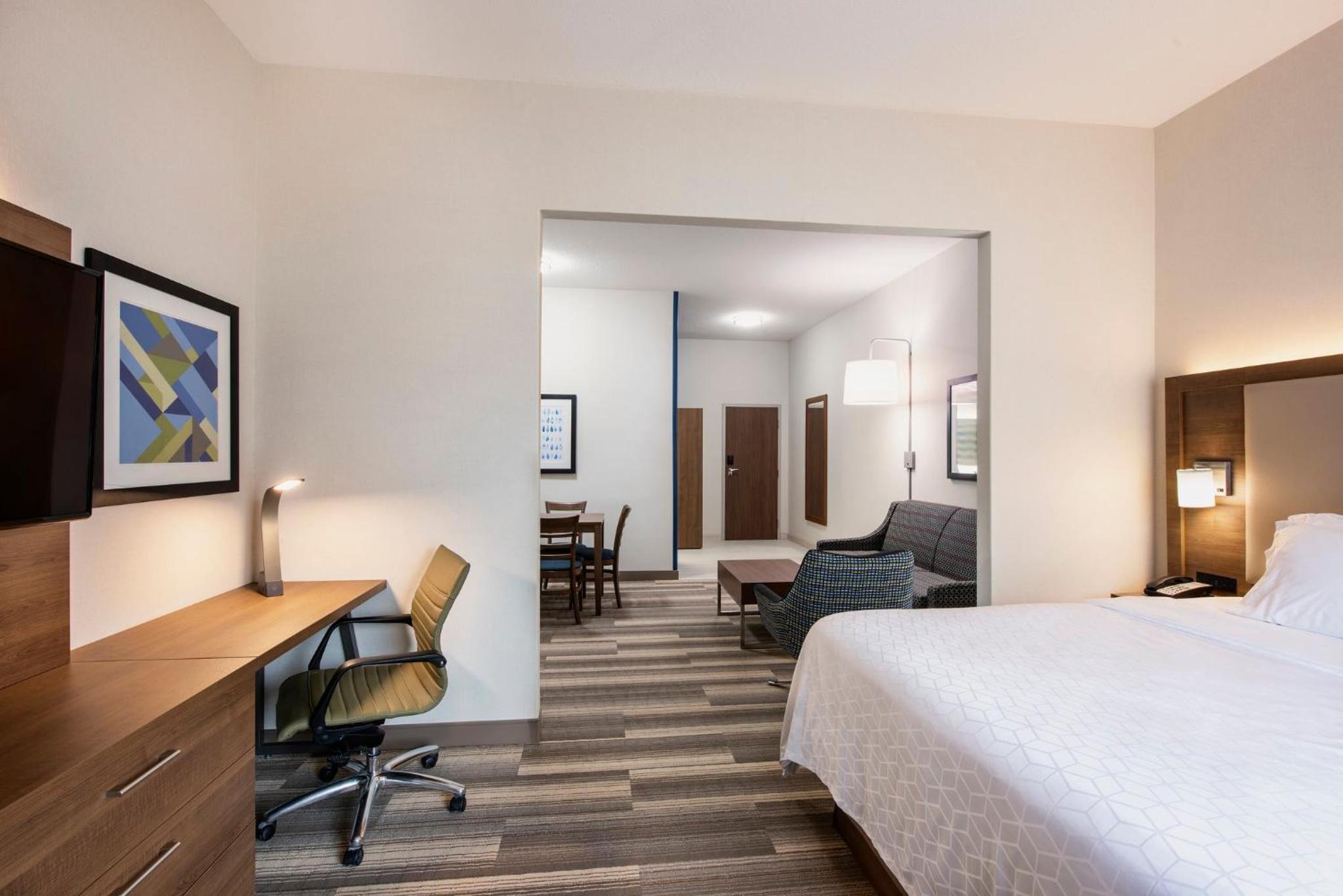 holiday inn express and suites saskatoon by ihg