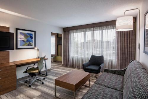 holiday inn express and suites saskatoon by ihg