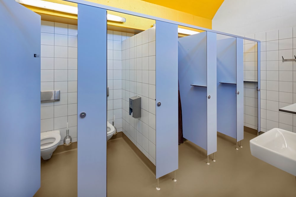 lausanne youth hostel jeunotel