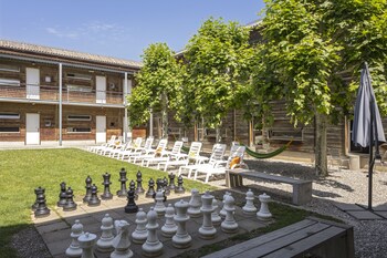 lausanne youth hostel jeunotel