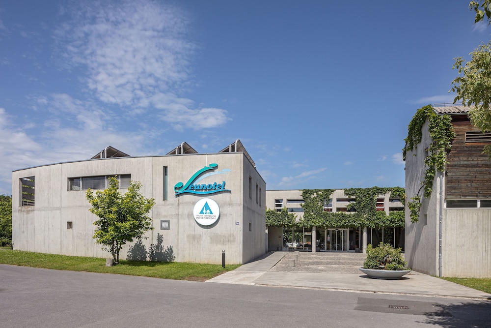 lausanne youth hostel jeunotel