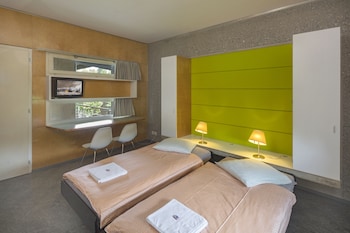 lausanne youth hostel jeunotel