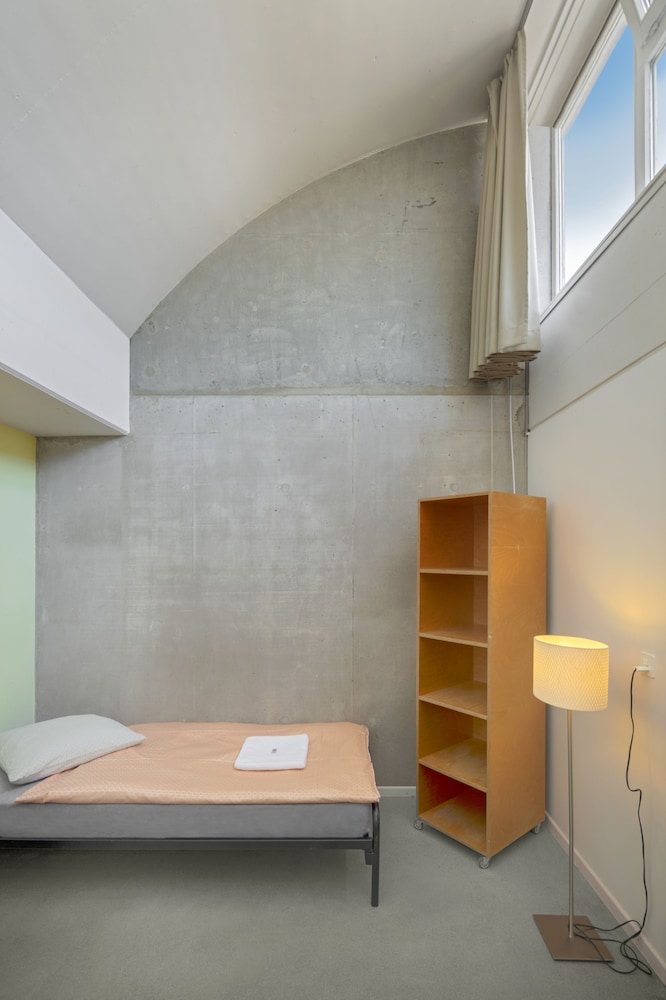 lausanne youth hostel jeunotel