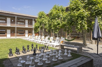 lausanne youth hostel jeunotel