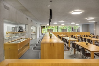 lausanne youth hostel jeunotel