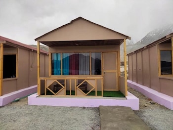 Pangong Sunrise Cottage And Resort,Man,3 star