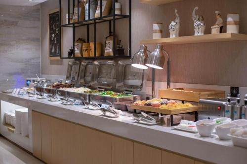 city comfort inn beihai rt mart high speed railway station