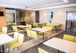 city comfort inn beihai rt mart high speed railway station
