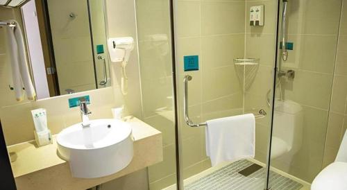 city comfort inn beihai rt mart high speed railway station