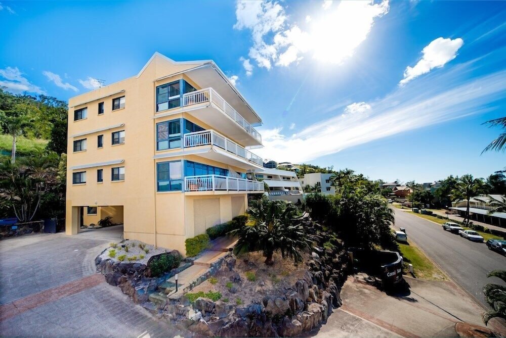 coral sea vista apartments