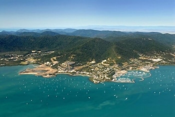 coral sea vista apartments