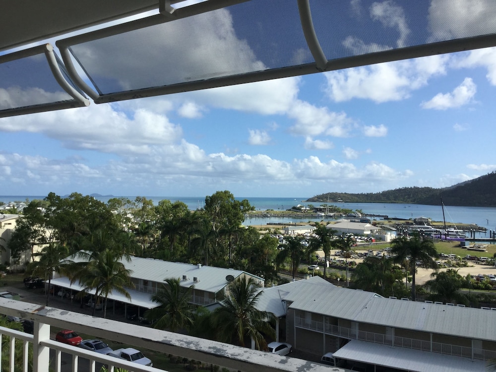 coral sea vista apartments