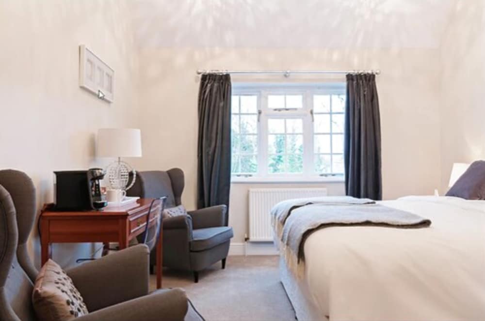 hurtwood hotel