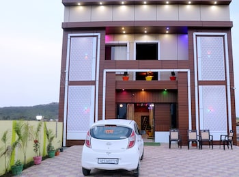 hotel krishna manu palace