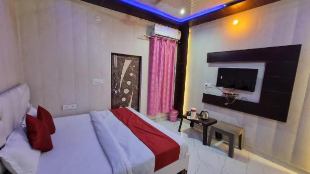 hotel krishna manu palace