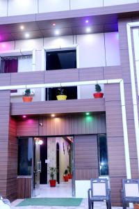 hotel krishna manu palace