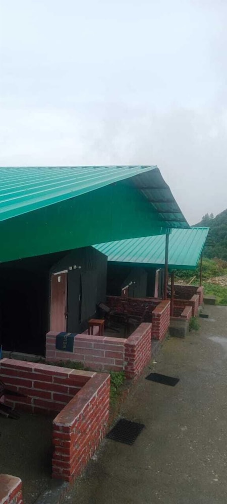 himalayan stay lodges