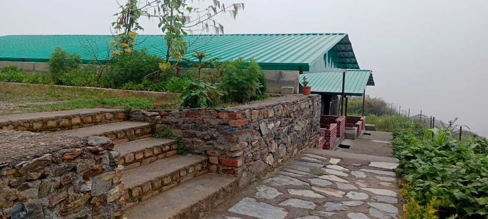 himalayan stay lodges