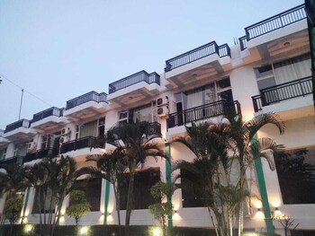 novel resort jim corbett