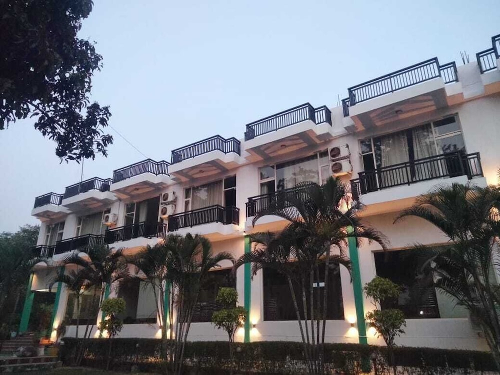 novel resort jim corbett