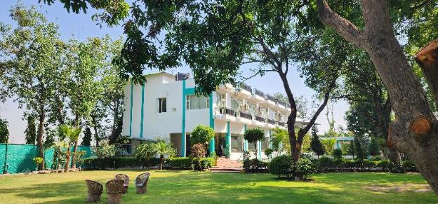 novel resort jim corbett