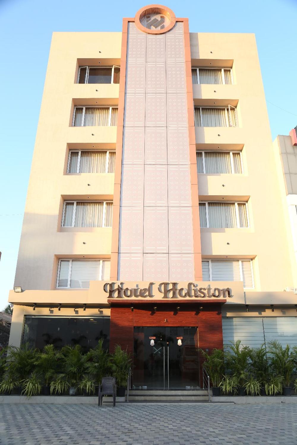 hotel holiston