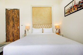 hotel vibes inn ddn
