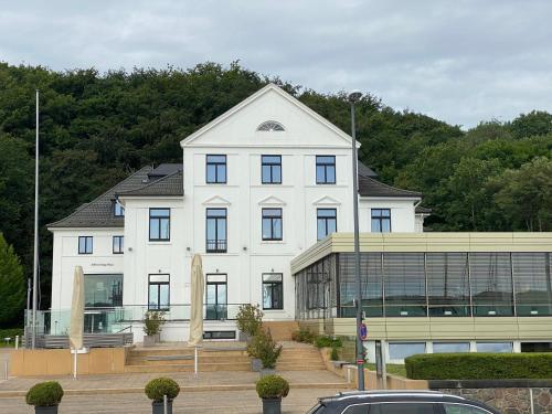 hotel kieler yacht club