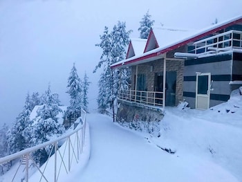 kvr clarks inn kufri