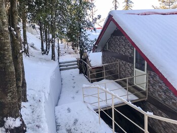 kvr clarks inn kufri
