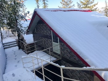 kvr clarks inn kufri