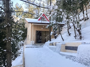 kvr clarks inn kufri