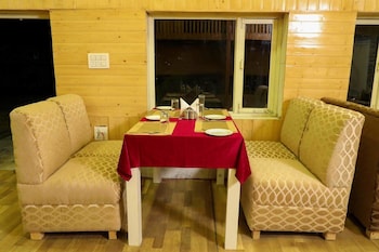 Kvr Clarks Inn, Kufri,Theog>>Shimla,4 star