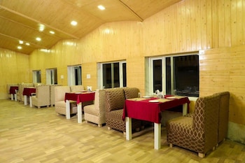 Kvr Clarks Inn, Kufri,Theog>>Shimla,4 star